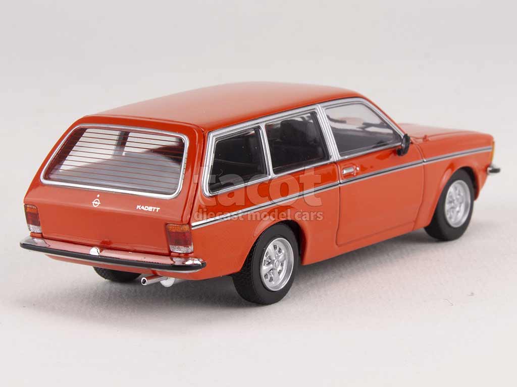 Opel Kadett D Caravan verte (Maxichamps) 1/43e