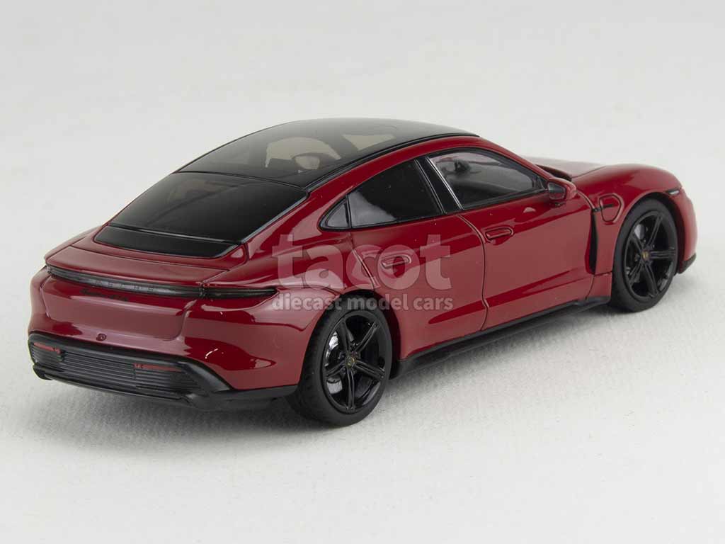 100672 Porsche Taycan GTS 2022