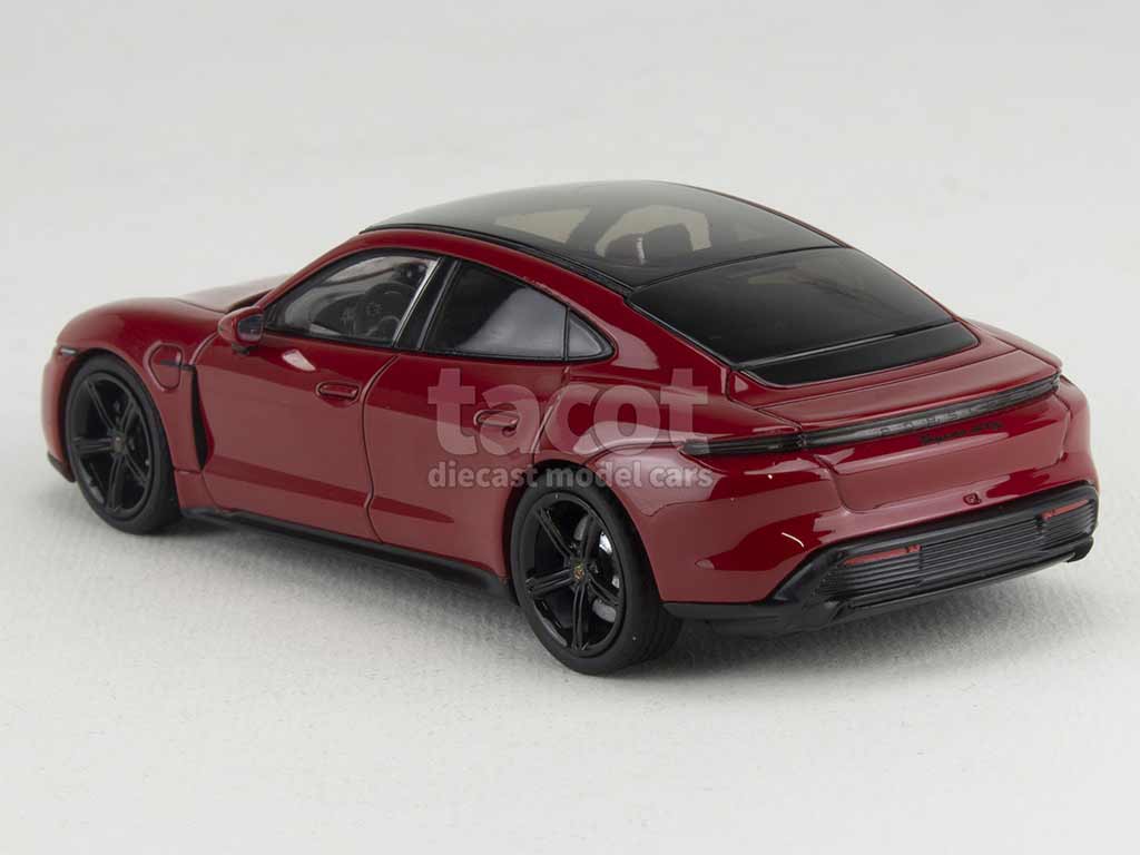 100672 Porsche Taycan GTS 2022