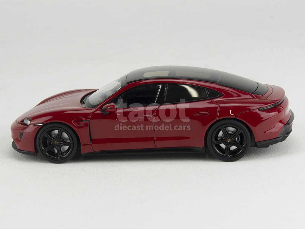 100672 Porsche Taycan GTS 2022