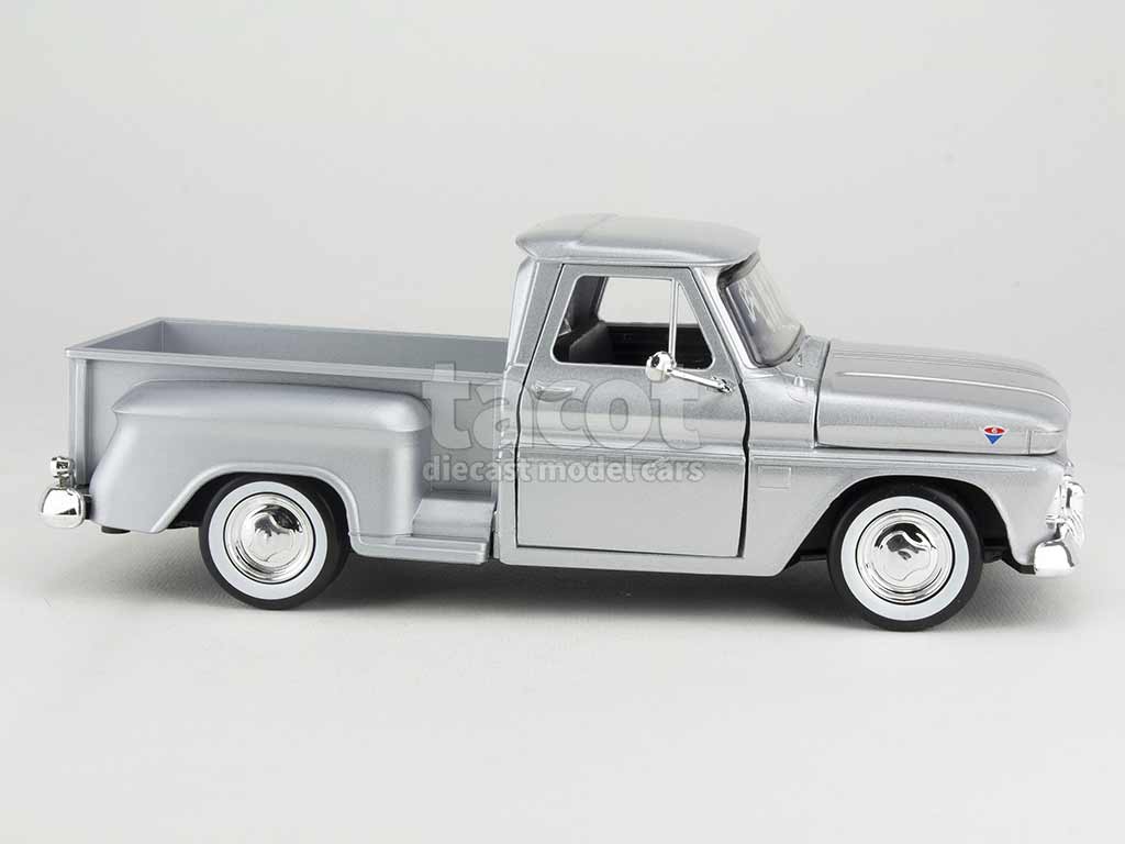 100738 Chevrolet C10 Fleetside Pick-Up 1966