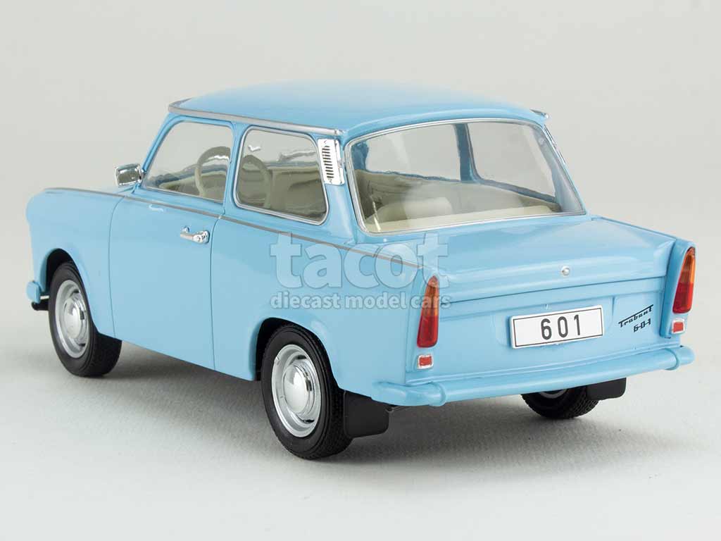 Trabant - 601 1965 - Whitebox - 1/24 - Autos Miniatures Tacot