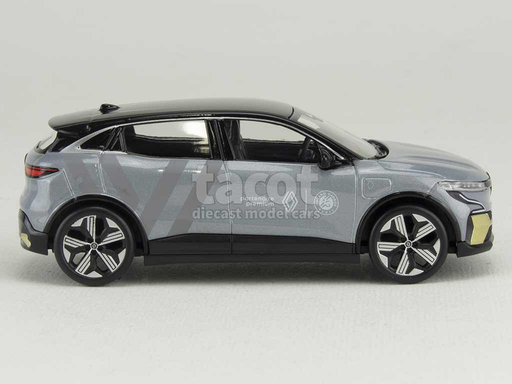101180 Renault Megane e-tech 2023