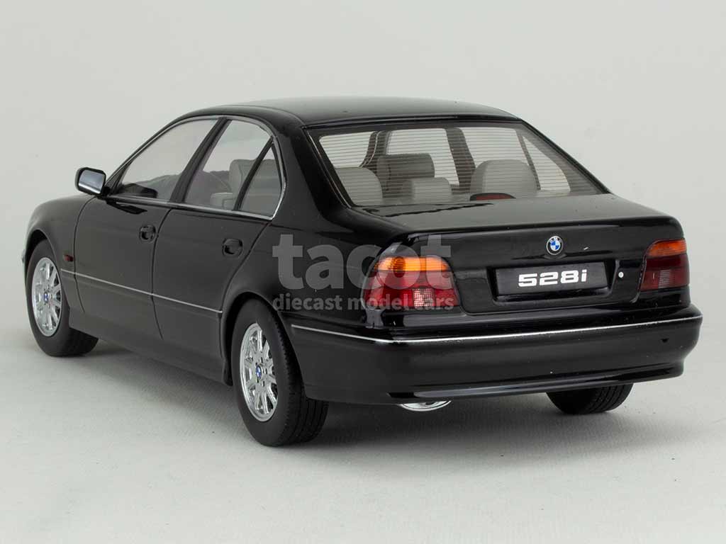 101184 BMW 528i/ E39 1995