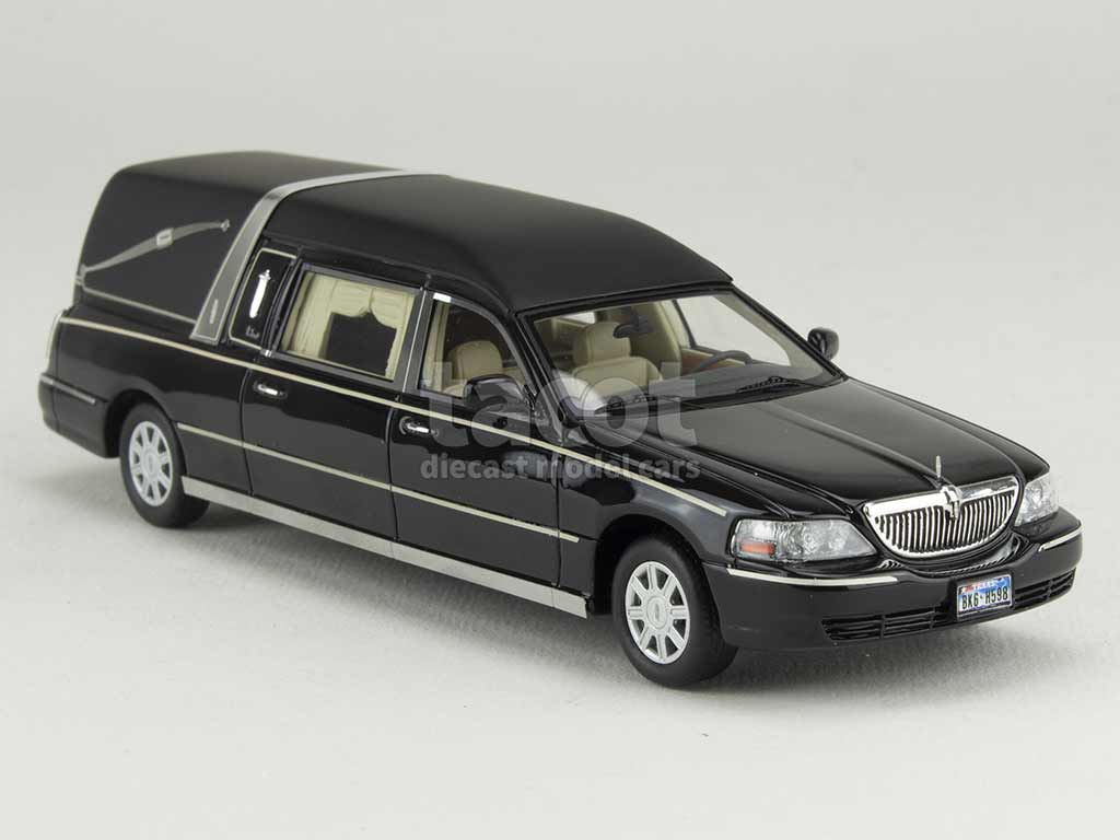 101302 Lincoln Town Car Hearse by Eagle Coach Co 2009