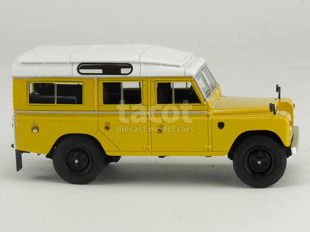 101427 Land Rover Land 109 Serie III 1980