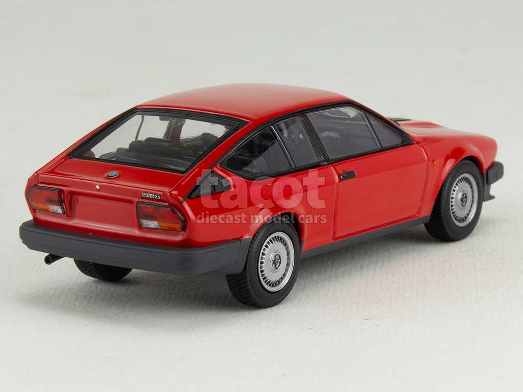 Modèle Réduction 1/43 Alfa Romeo GTV6 1983 - MAXICHAMPS - Métal - Argent Métallisé