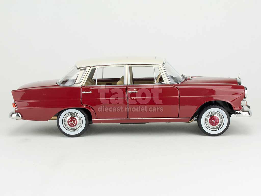 Mercedes 200 W110 Red Norev 1/18