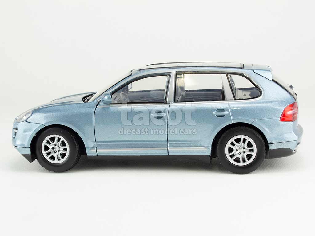 101600 Porsche Cayenne Turbo 2008