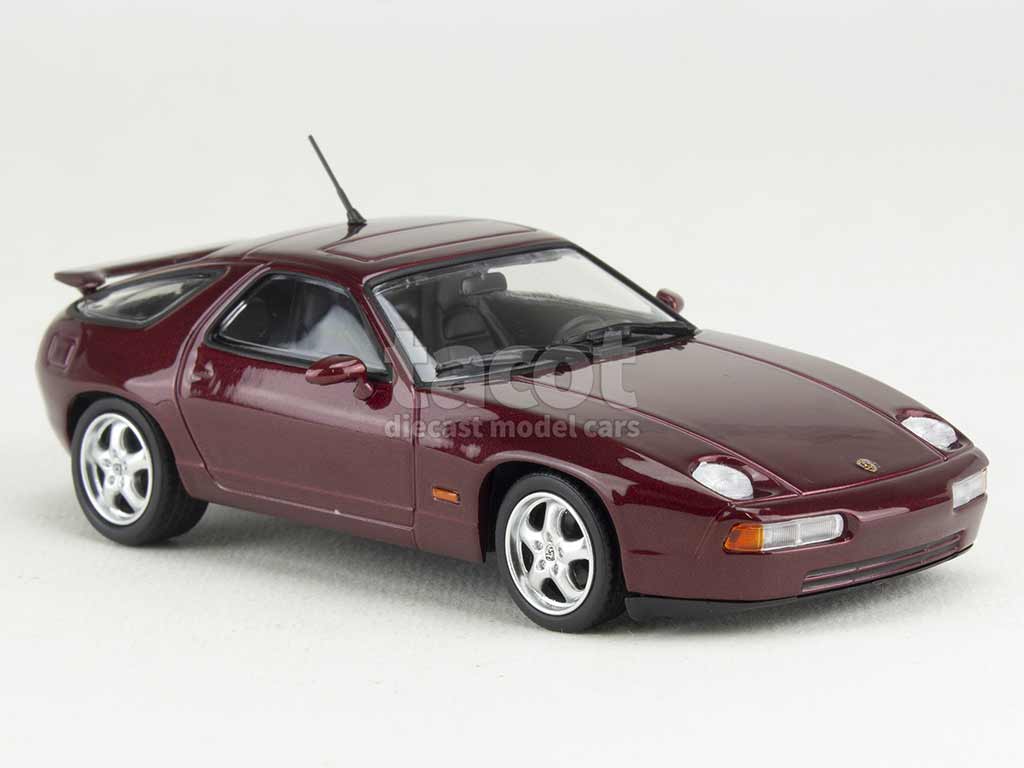Minichamps Porsche 928 GTS Baujahr 1991 Schwarz 1:43