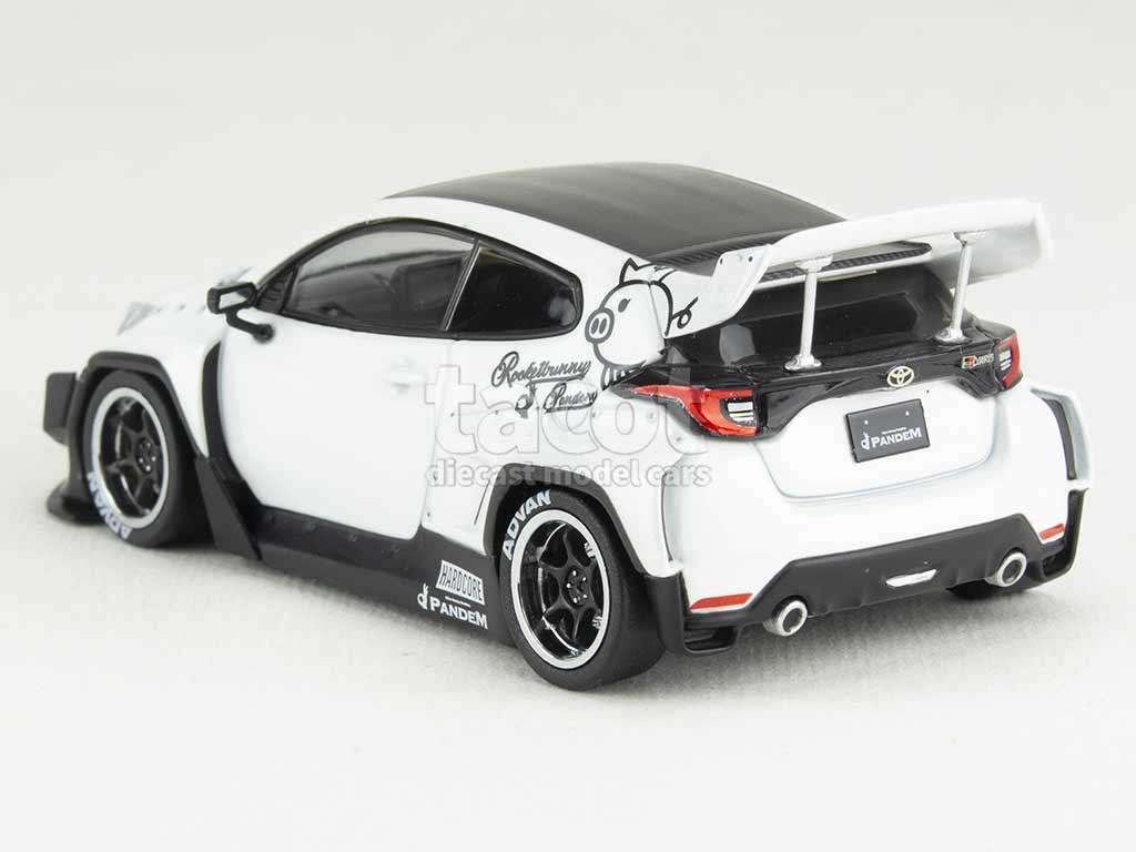 Toyota Yaris GR Pandem noire 1/43 de IXO MOC340