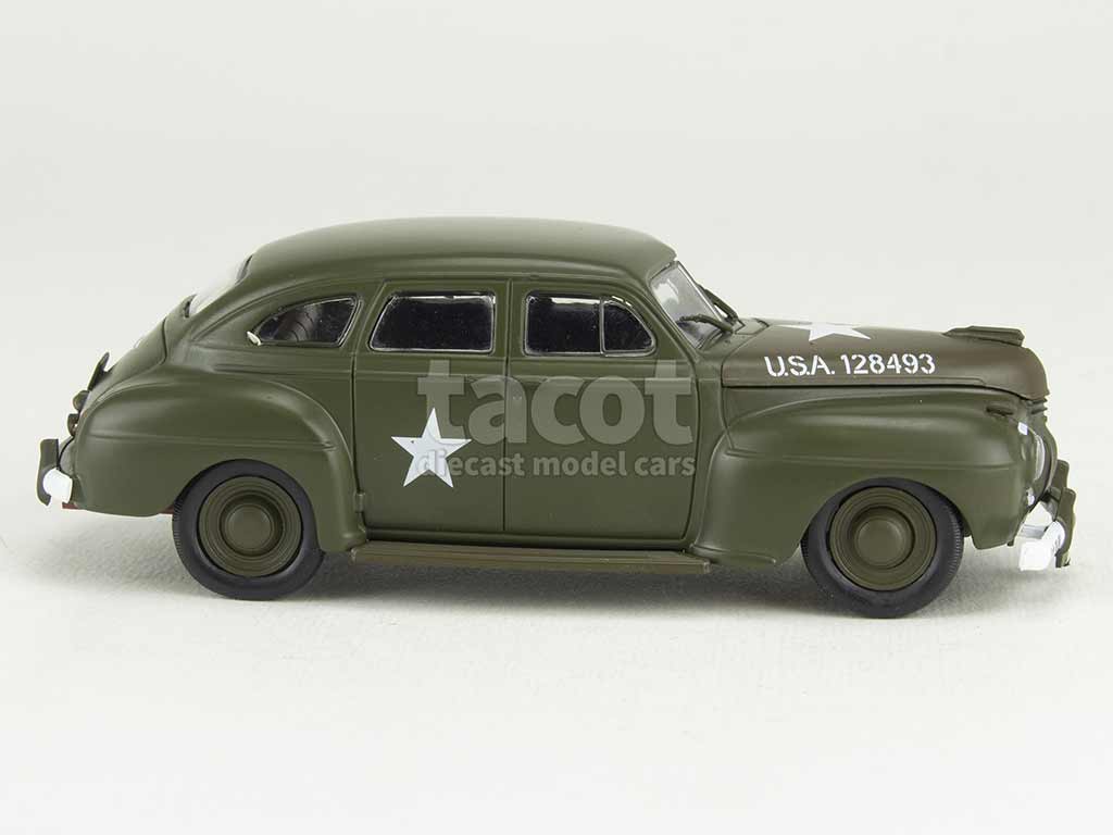 101895 De Soto Deluxe 4D Sedan Military 1941