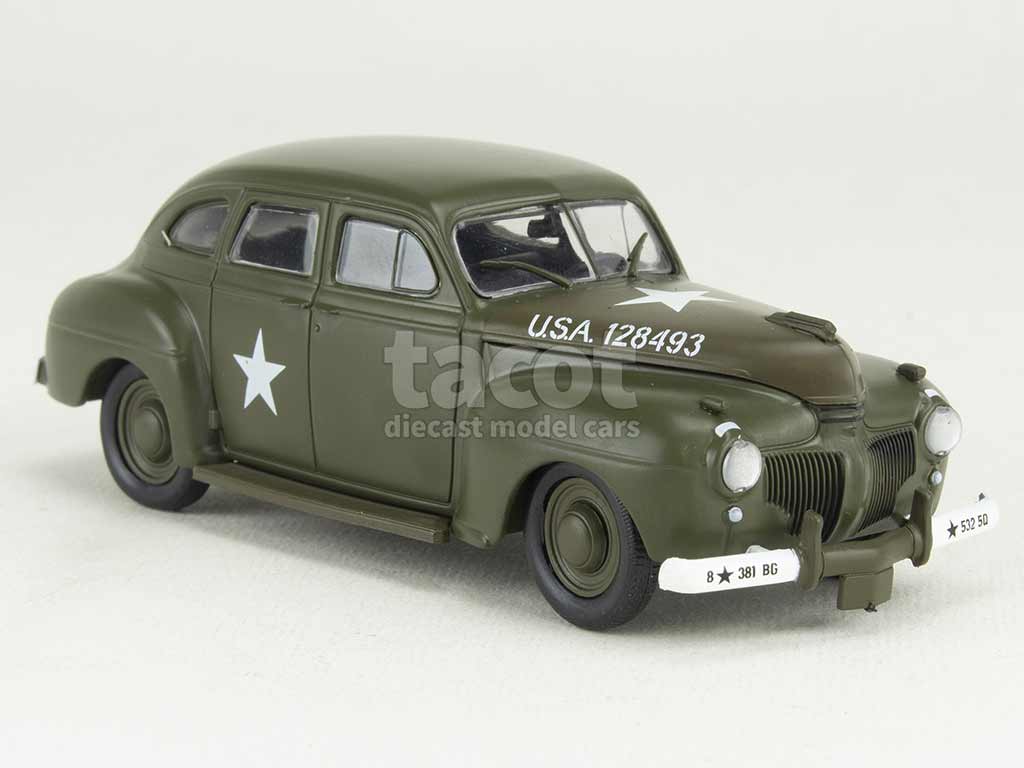 101895 De Soto Deluxe 4D Sedan Military 1941
