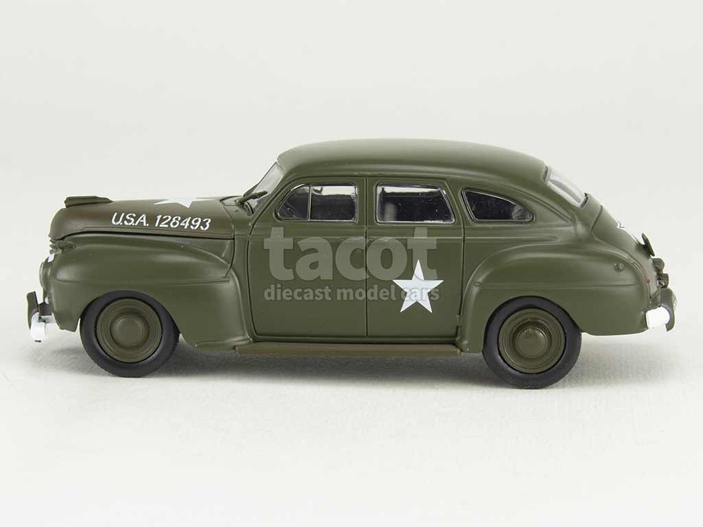 101895 De Soto Deluxe 4D Sedan Military 1941