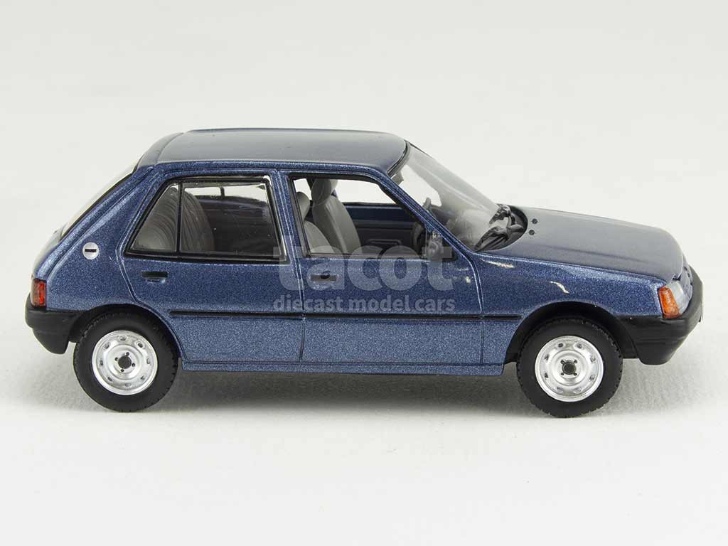 102004 Peugeot 205 GL 5 Doors 1988