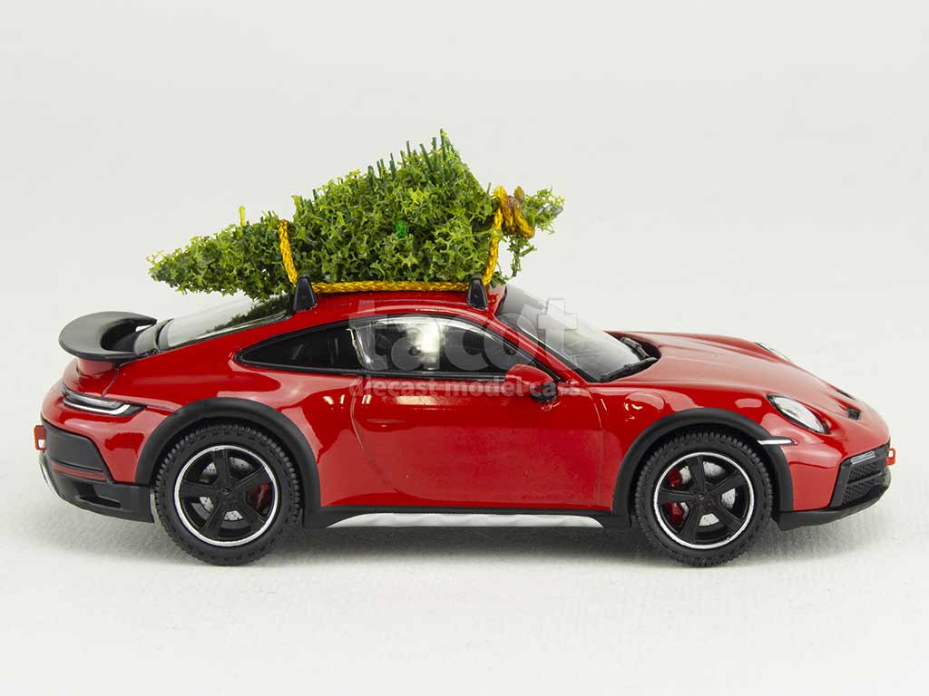 Porsche 911 Dakar (992) with Christmas tree – Christmas