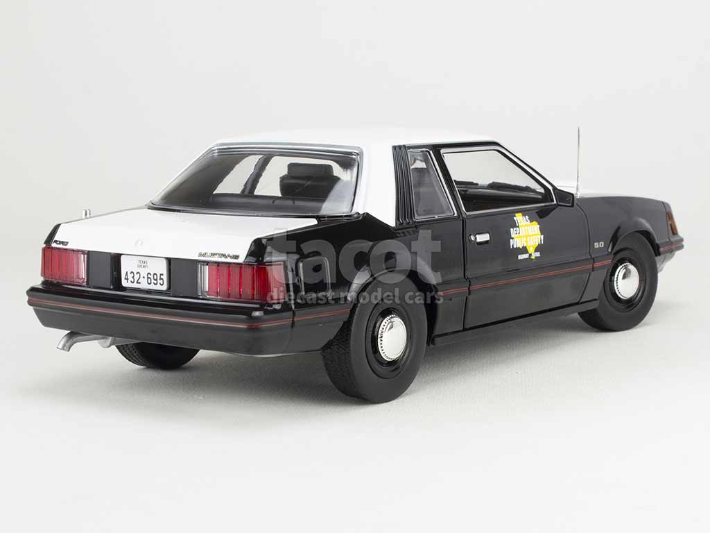 102067 Ford Mustang SSP Police 1982