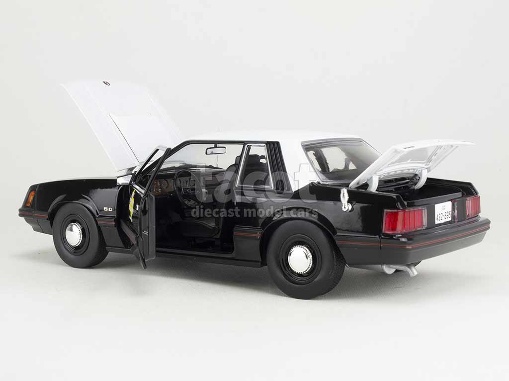 102067 Ford Mustang SSP Police 1982