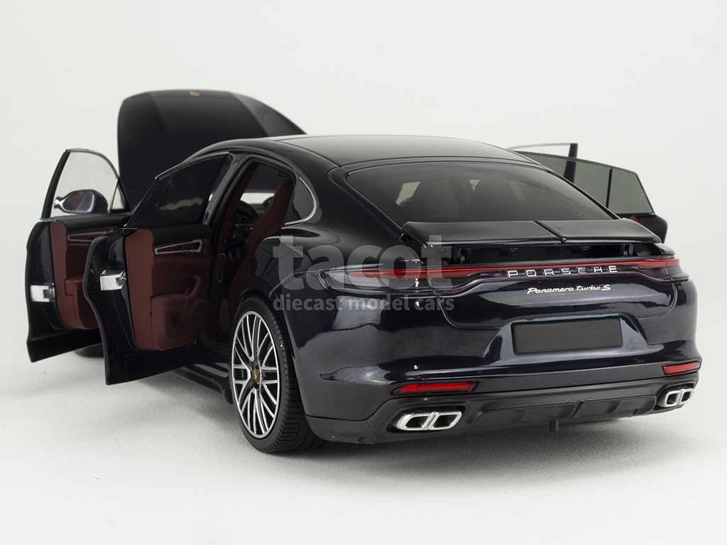 102097 Porsche Panamera Turbo S 2020