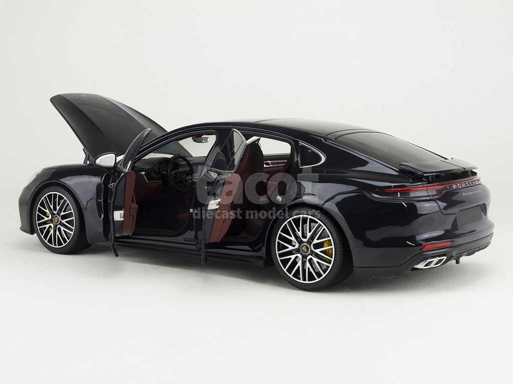 102097 Porsche Panamera Turbo S 2020