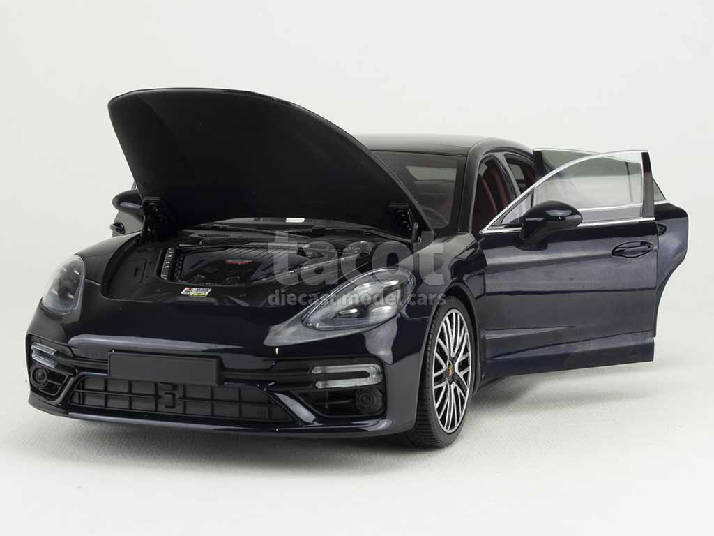 102097 Porsche Panamera Turbo S 2020