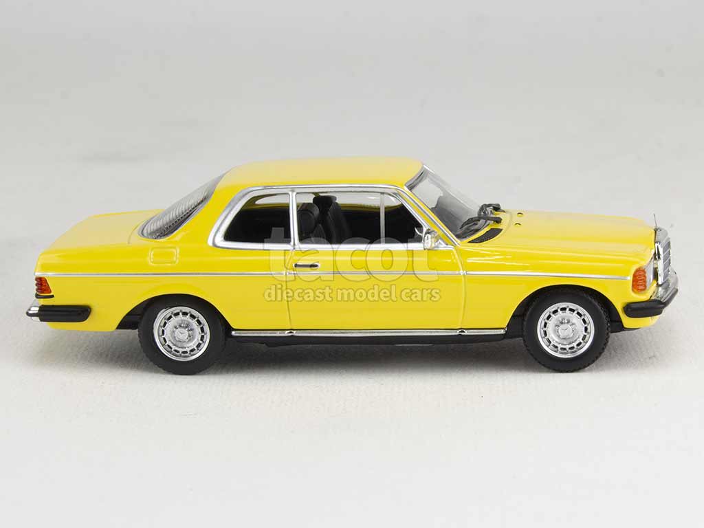 102320 Mercedes 230 CE/ W123 Coupé 1976