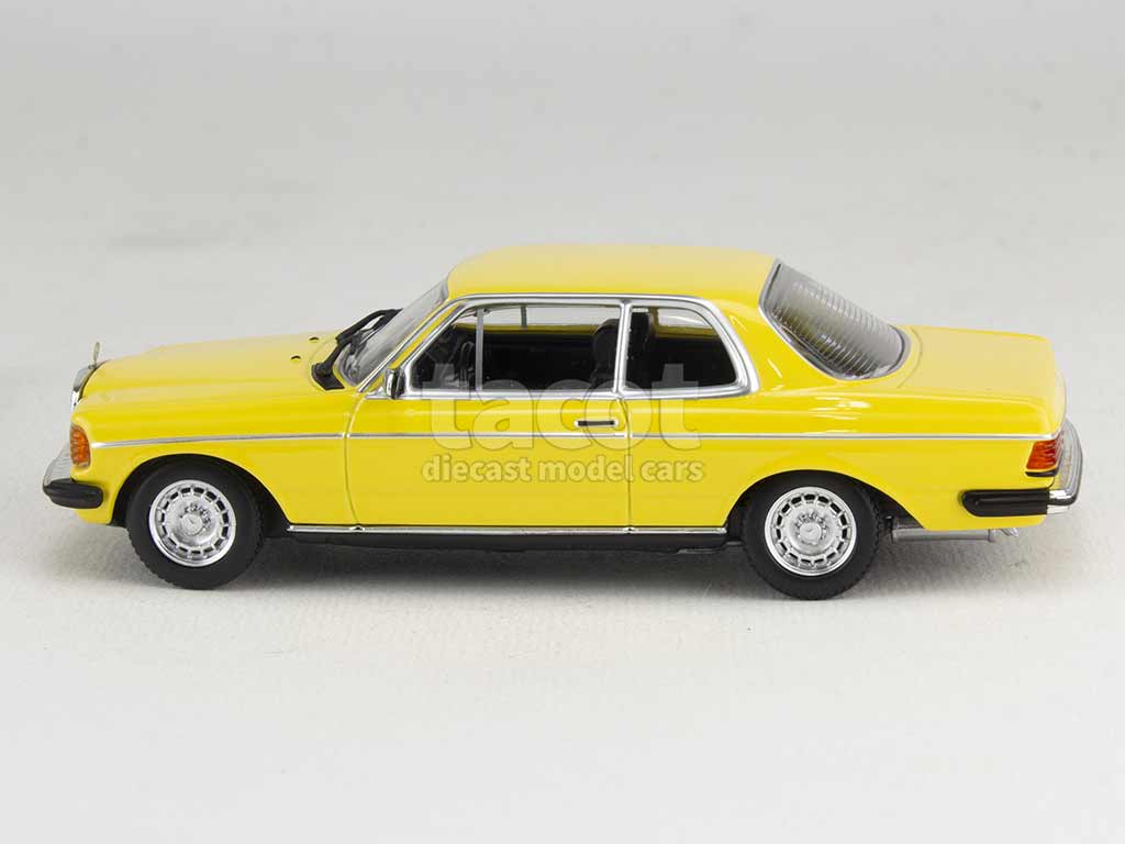 102320 Mercedes 230 CE/ W123 Coupé 1976