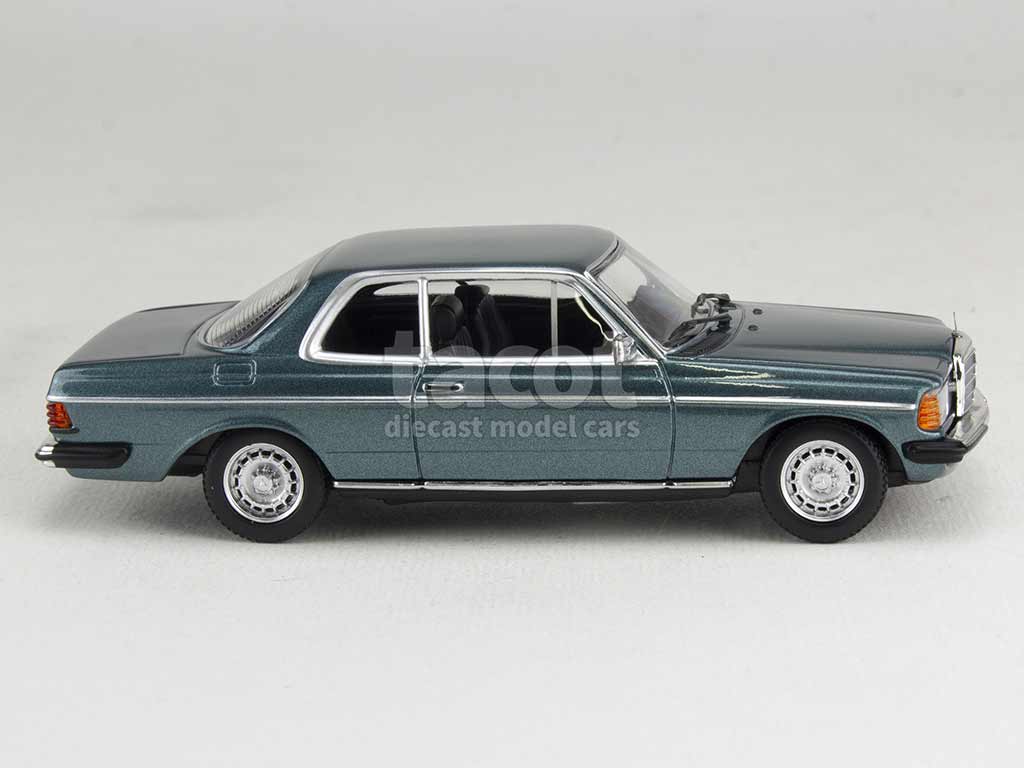 102321 Mercedes 230 CE/ W123 Coupé 1976