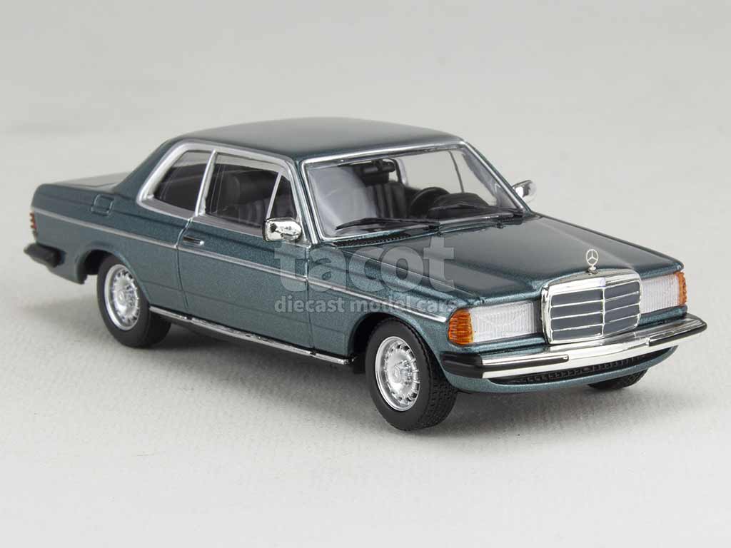 102321 Mercedes 230 CE/ W123 Coupé 1976