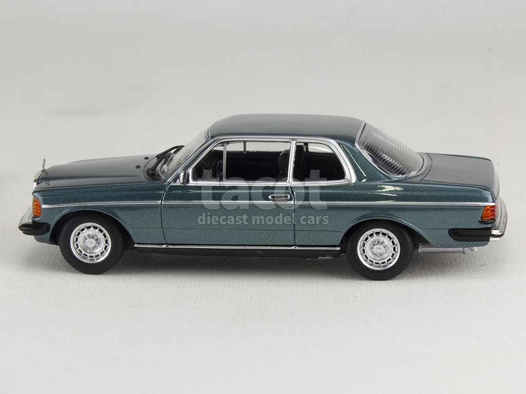 102321 Mercedes 230 CE/ W123 Coupé 1976