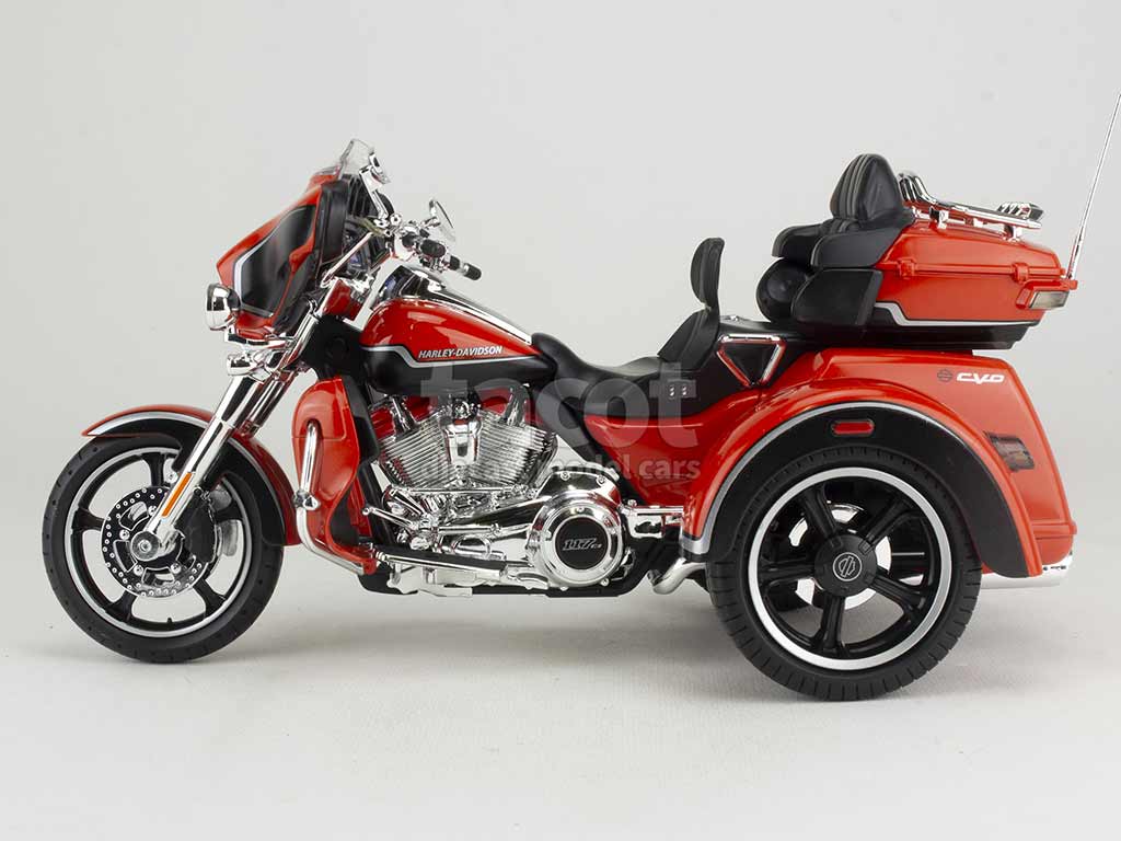 102331 Harley Davidson CVO Tri-Glide Ultra 2021