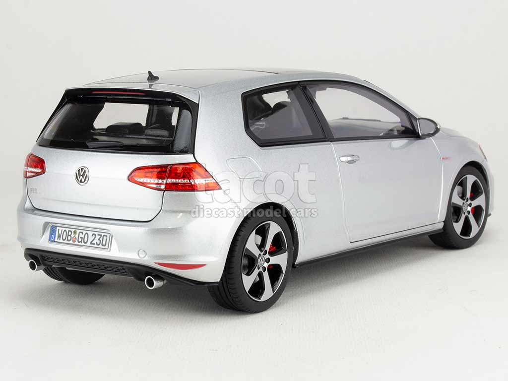 102338 Volkswagen Golf VII GTi 3 Doors 2013