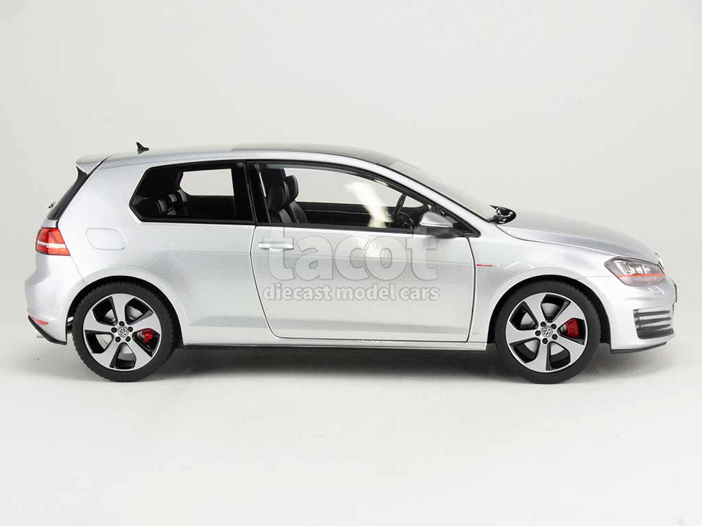 102338 Volkswagen Golf VII GTi 3 Doors 2013