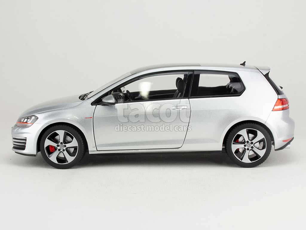 102338 Volkswagen Golf VII GTi 3 Doors 2013