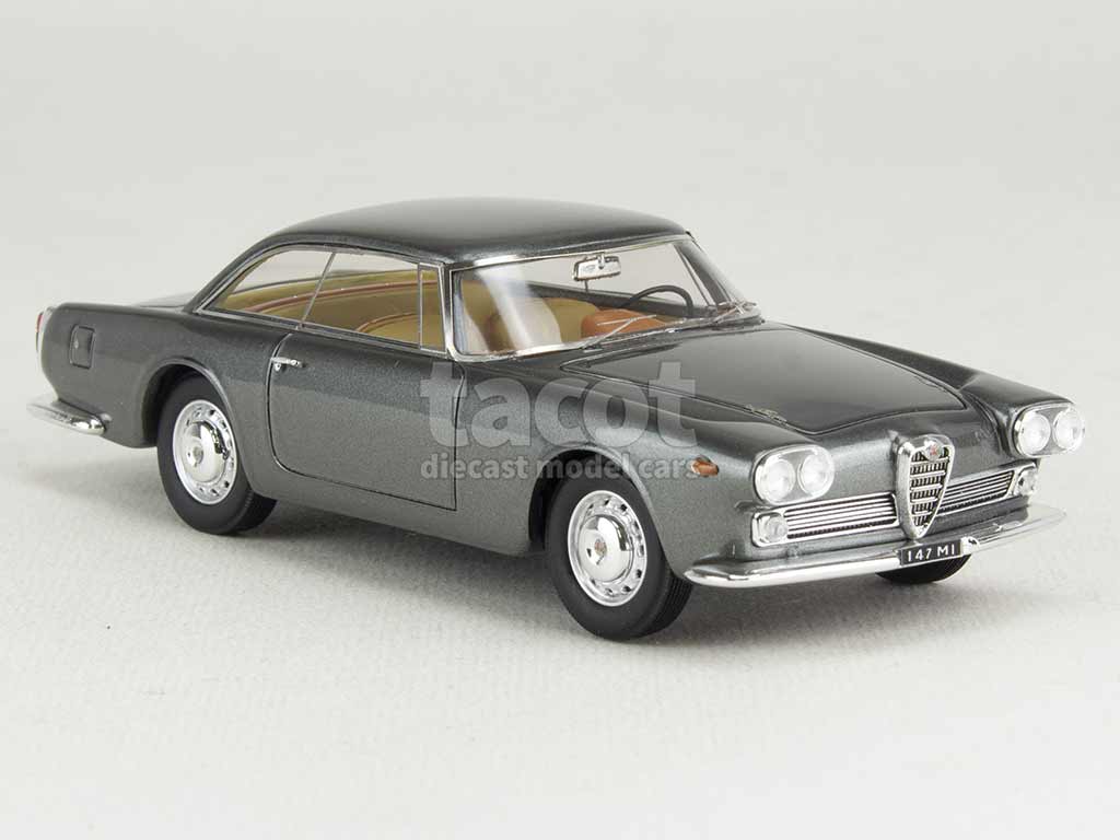 102432 Alfa Romeo 2000 Praho Touring 1960