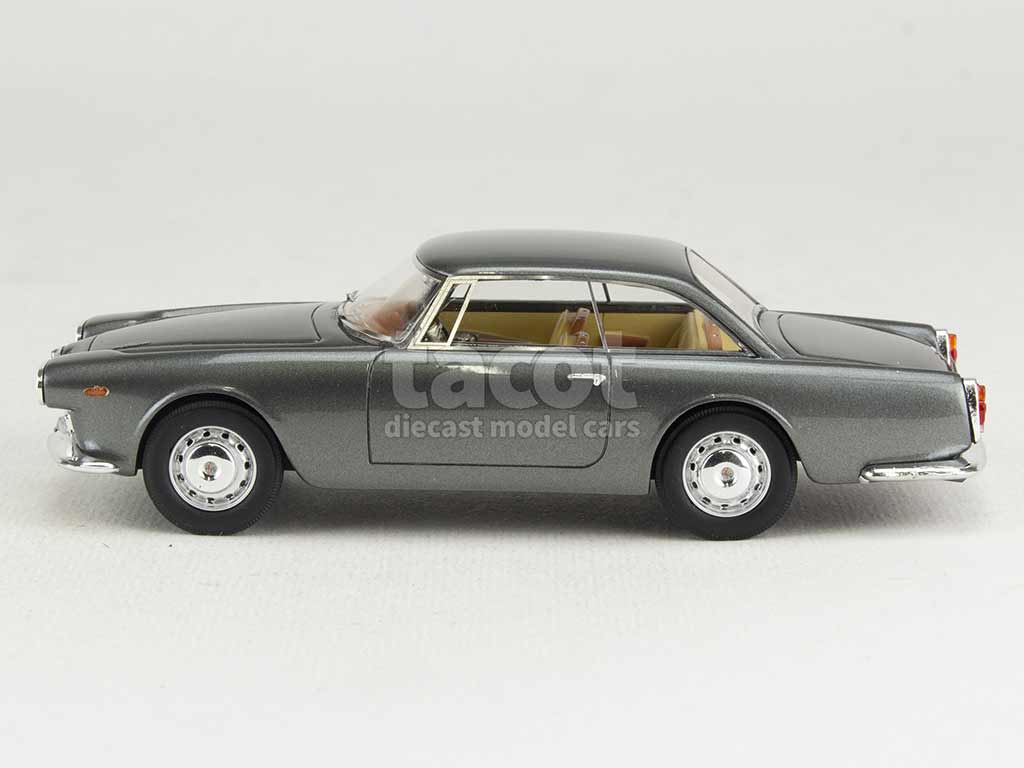 102432 Alfa Romeo 2000 Praho Touring 1960