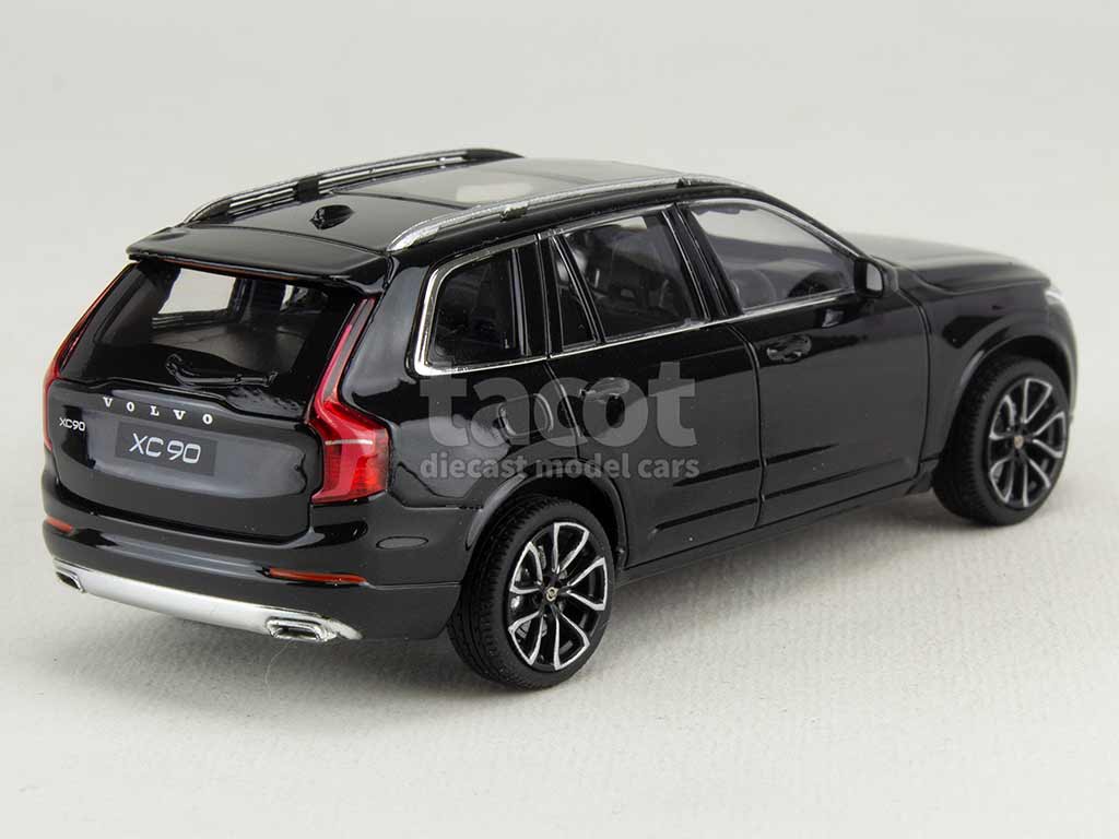 102473 Volvo XC90 2015