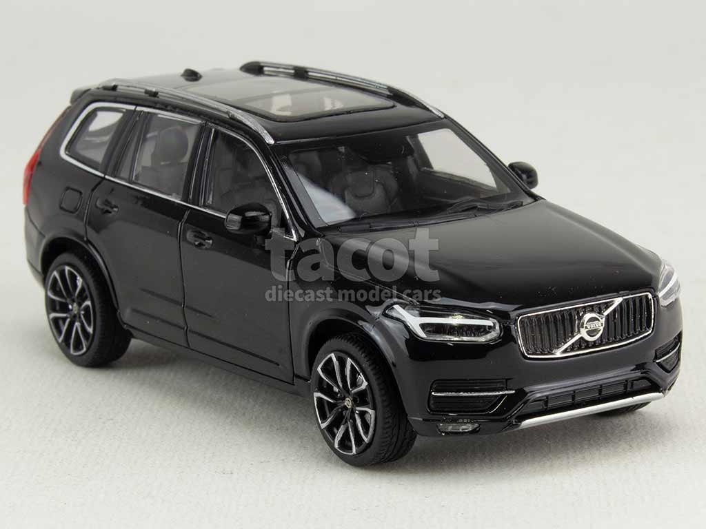 102473 Volvo XC90 2015