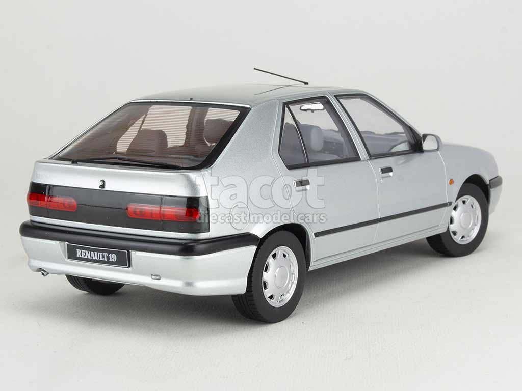 102492 Renault R19 5 Doors 1994