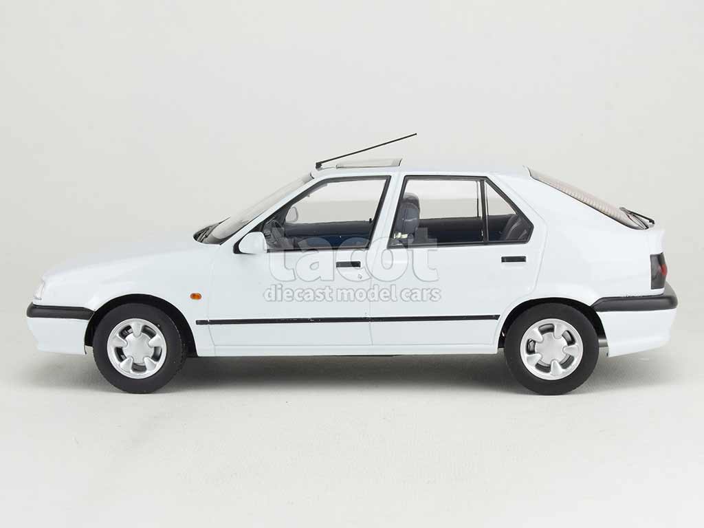 Modellauto Renault 19, 1994 red metallic Triple 9 1:18 (Türen