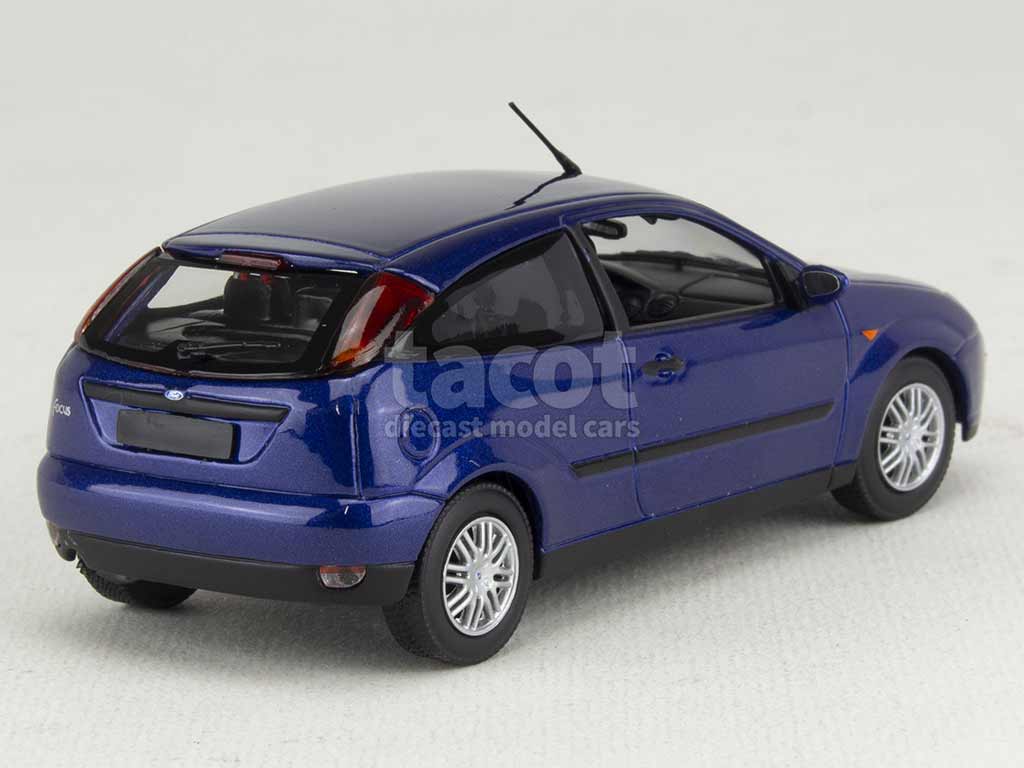102526 Ford Focus 1998
