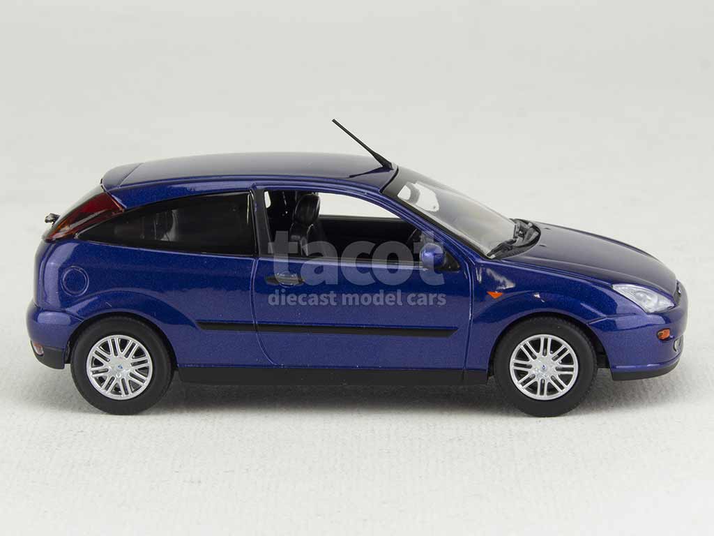 102526 Ford Focus 1998