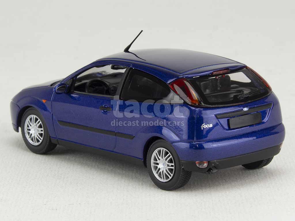 102526 Ford Focus 1998