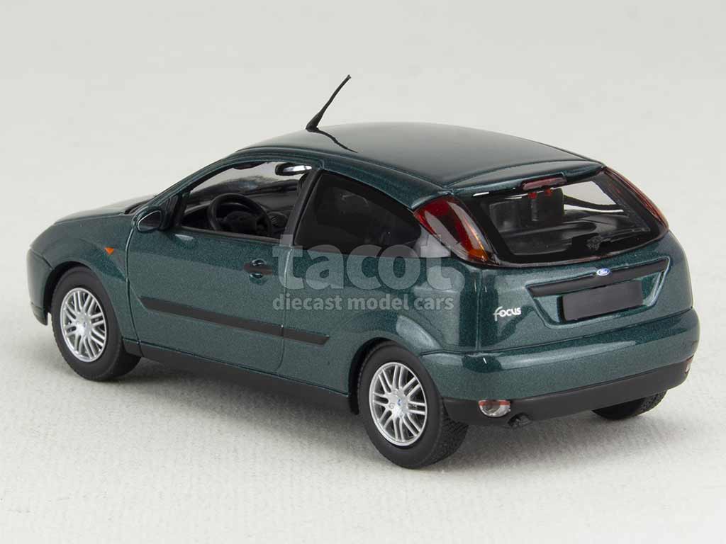 102527 Ford Focus 1998