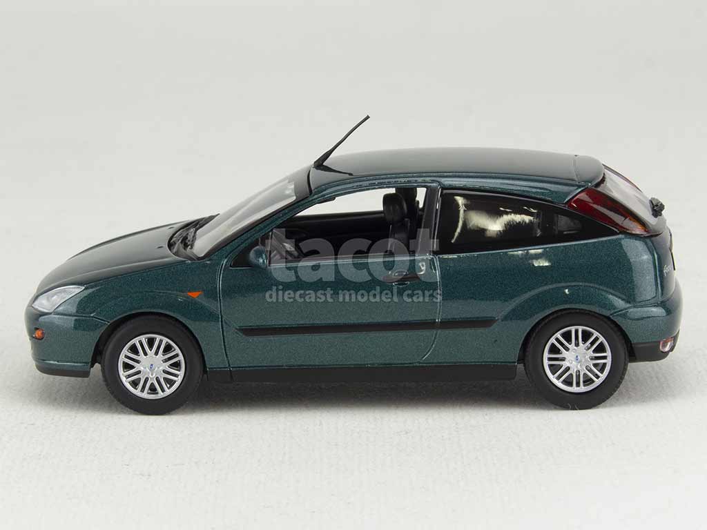 102527 Ford Focus 1998