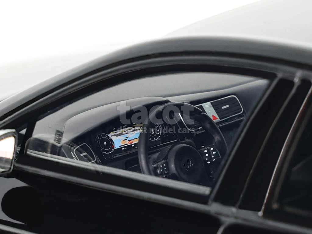 102614 Volkswagen Golf VII R 5 Doors 2017