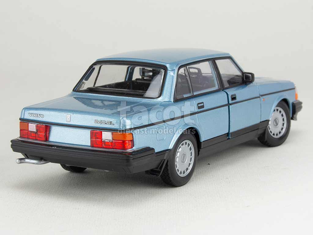 102657 Volvo 240 GL 1986
