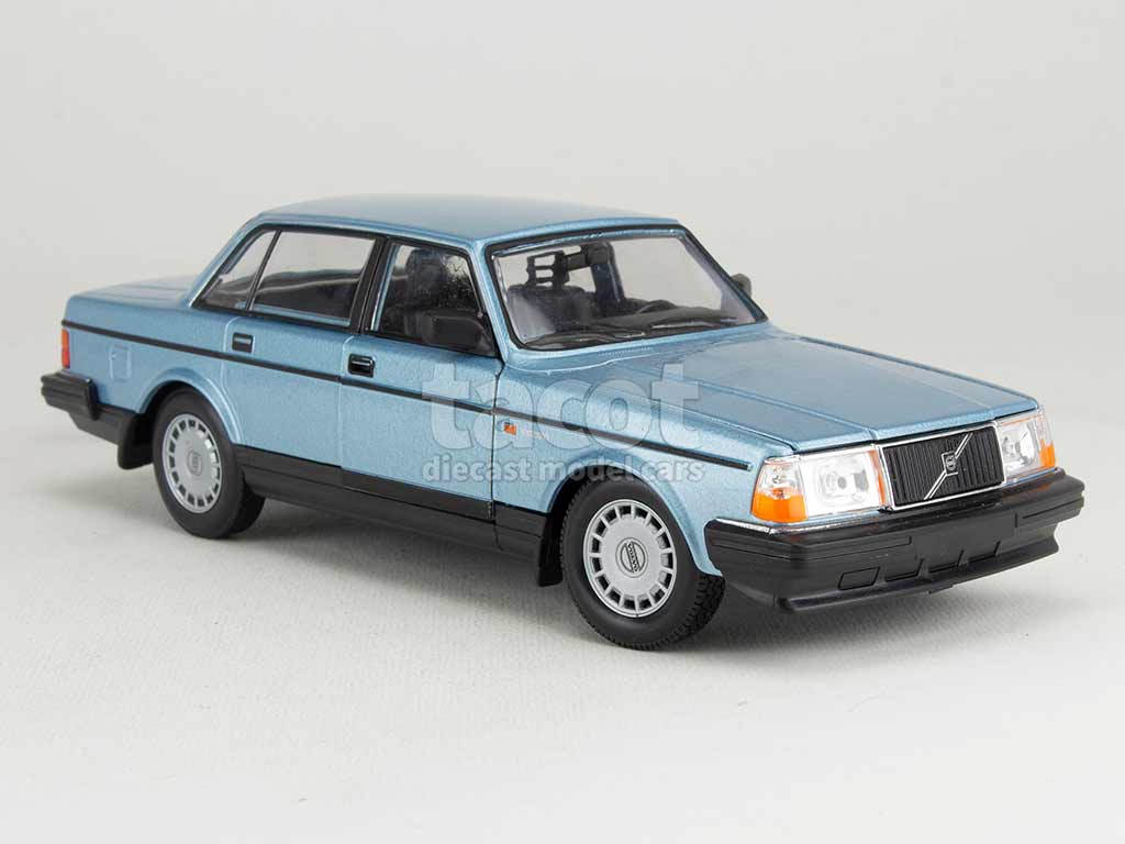 102657 Volvo 240 GL 1986