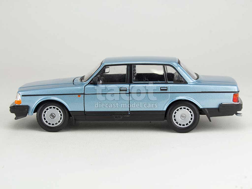 102657 Volvo 240 GL 1986