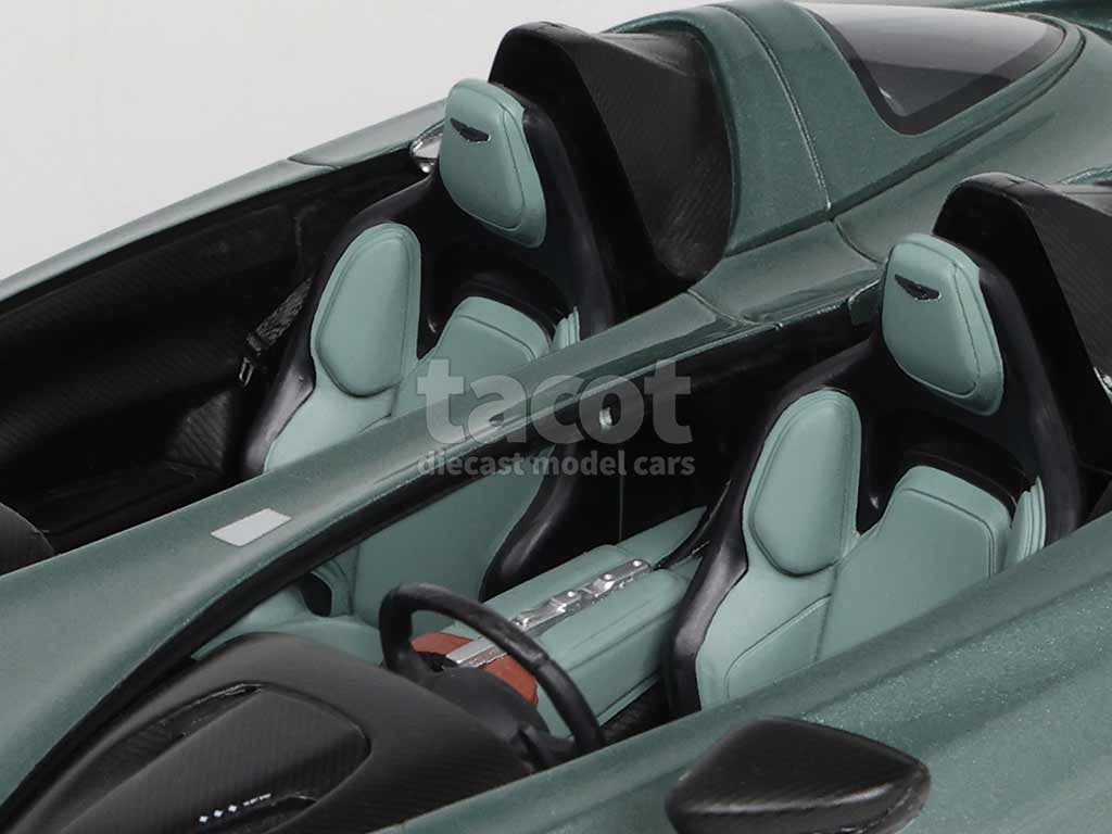 102686 Aston Martin V12 Speedster